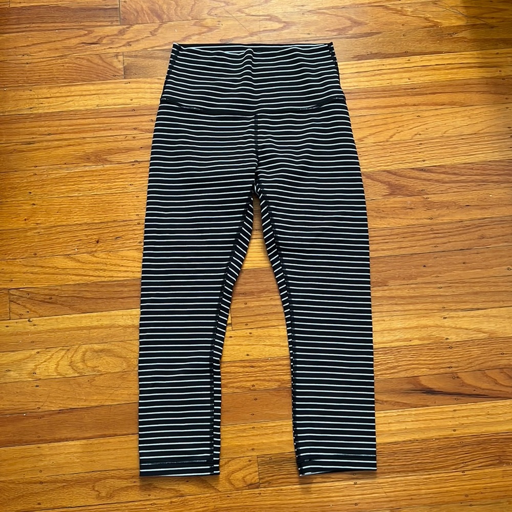 Lululemon Wunder Under high rise crop leggings